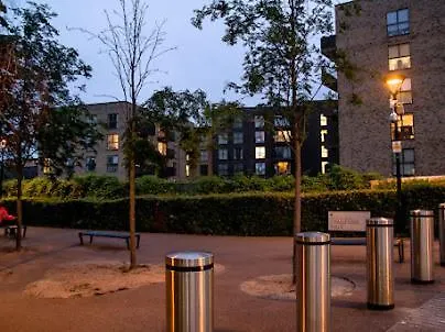 Lodge Kayz Lodge- Luxury Ensuite-Private & Shared Accommodation In A New House At The Olympic Village Overlooking Stratford Westfield And Tube Station London
