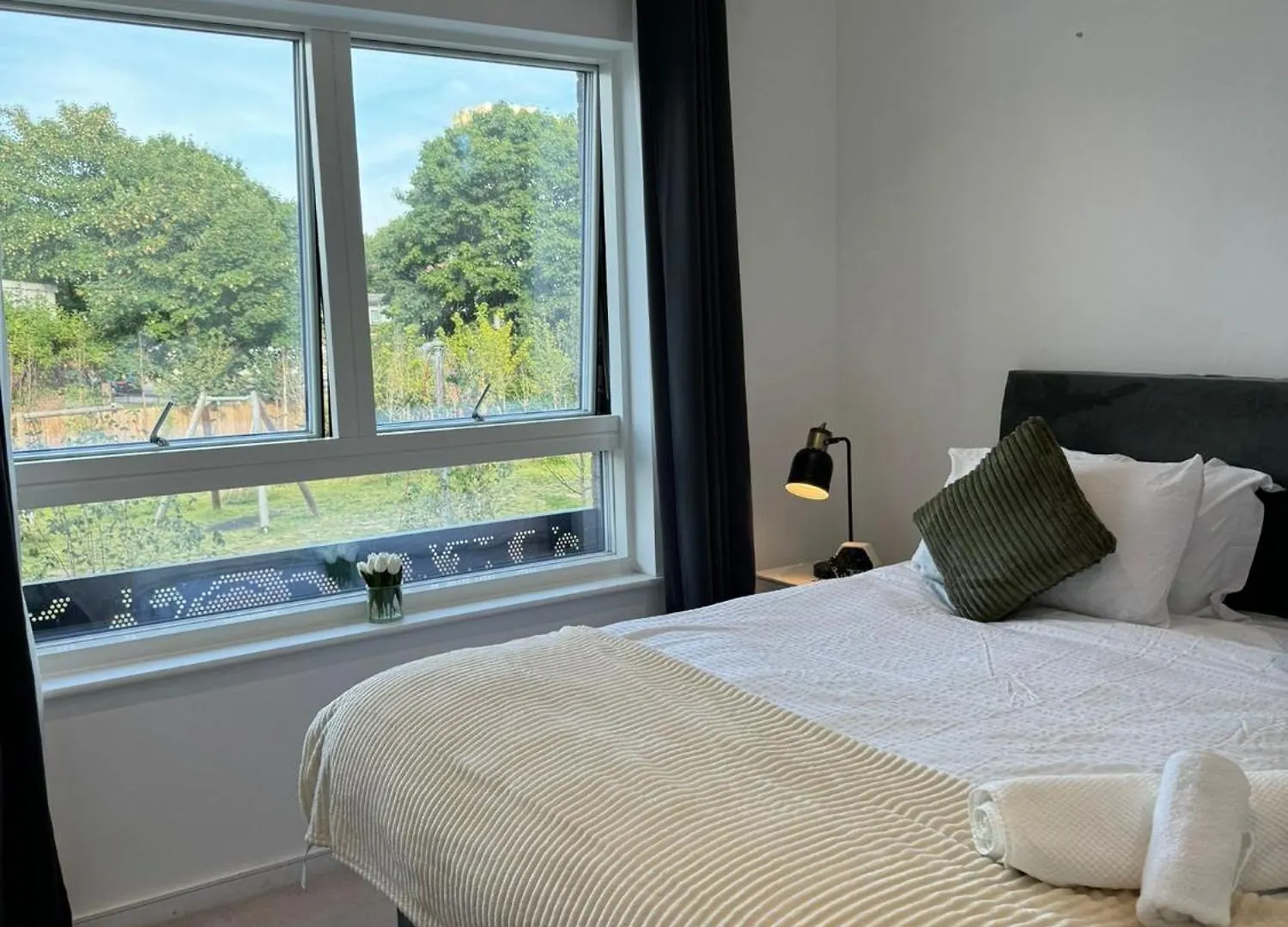 Kayz Lodge- Luxury Ensuite-Private & Shared Accommodation In A New House At The Olympic Village Overlooking Stratford Westfield And Tube Station London United Kingdom