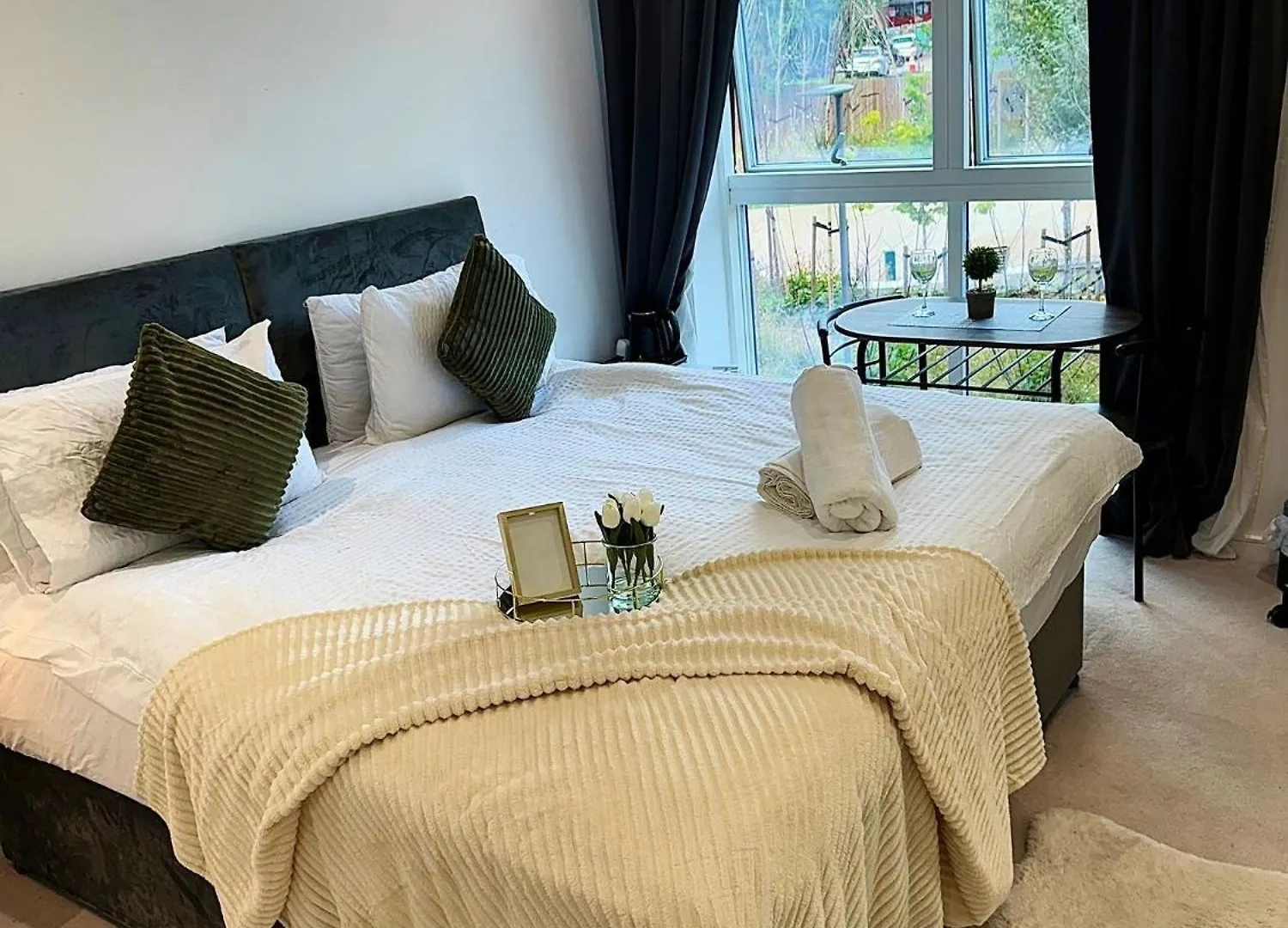 Kayz Lodge- Luxury Ensuite-Private & Shared Accommodation In A New House At The Olympic Village Overlooking Stratford Westfield And Tube Station London Lodge